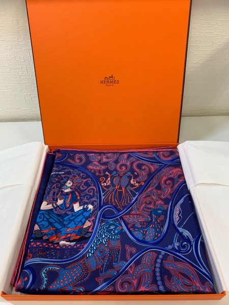 Hermes エルメス カレ90 シルクスカーフ